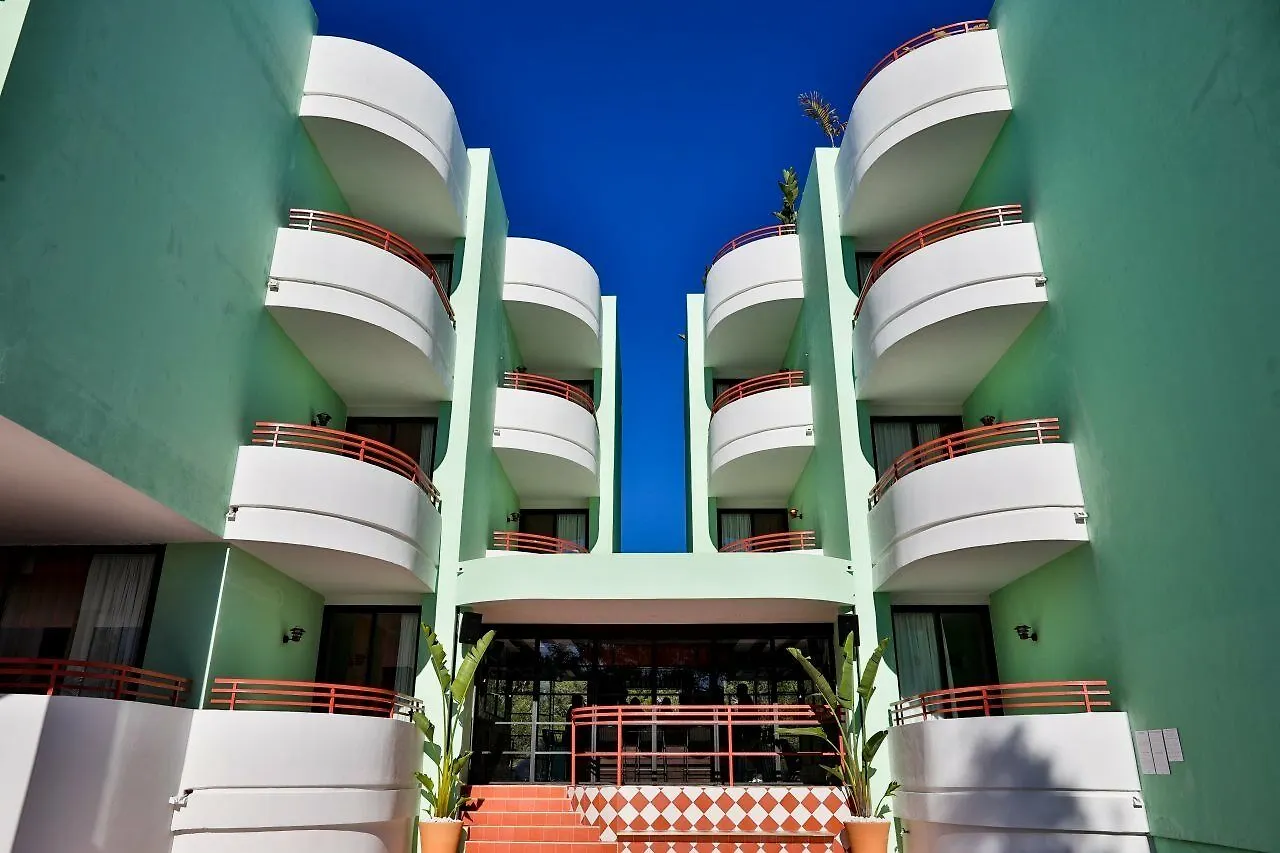 Hotel Cubanito Ibiza San Antonio Abad 4*,